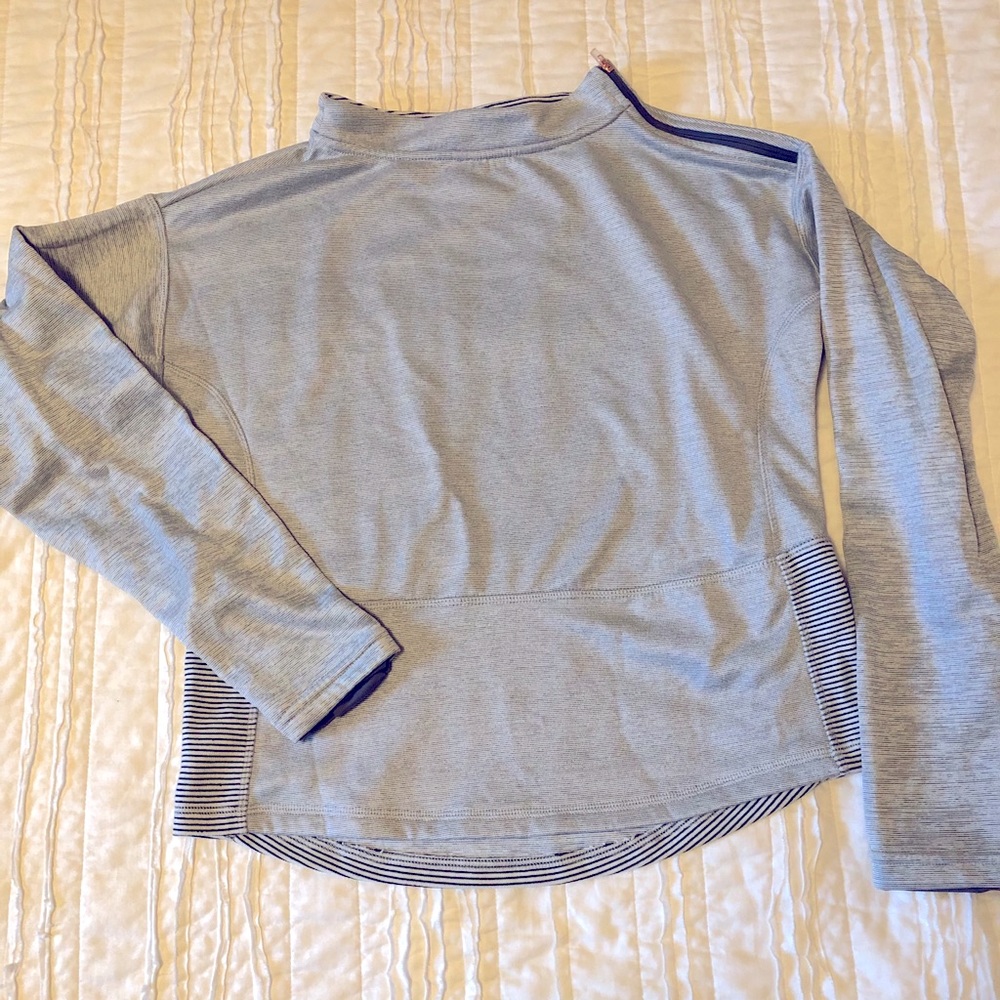 Athletic sweatshirt with thumb loops